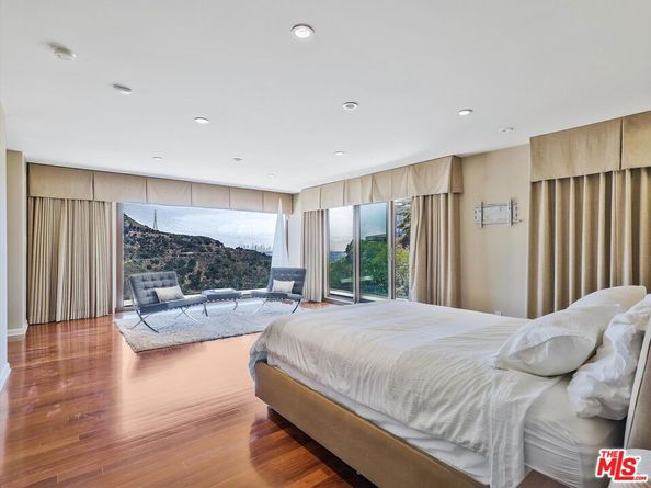 2340 Jupiter Drive, Los Angeles CA 90046