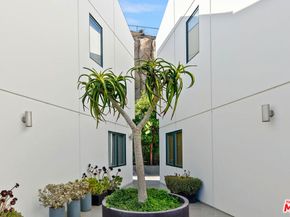 22065 Pacific Coast Highway 7, Malibu CA 90265