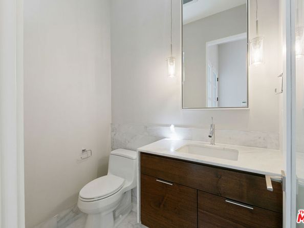 22065 Pacific Coast Highway 7, Malibu CA 90265