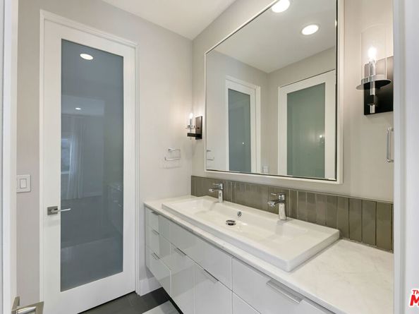 22065 Pacific Coast Highway 7, Malibu CA 90265