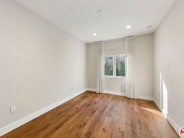 22065 Pacific Coast Highway 7, Malibu CA 90265