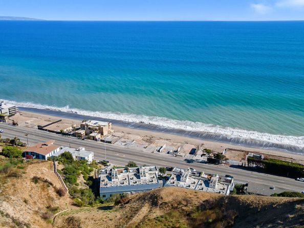 22065 Pacific Coast Highway 7, Malibu CA 90265