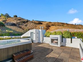 22065 Pacific Coast Highway 7, Malibu CA 90265