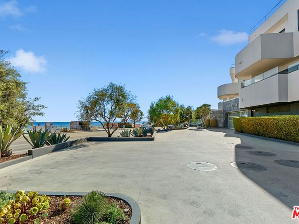 22065 Pacific Coast Highway 7, Malibu CA 90265