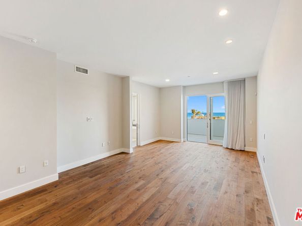 22065 Pacific Coast Highway 7, Malibu CA 90265