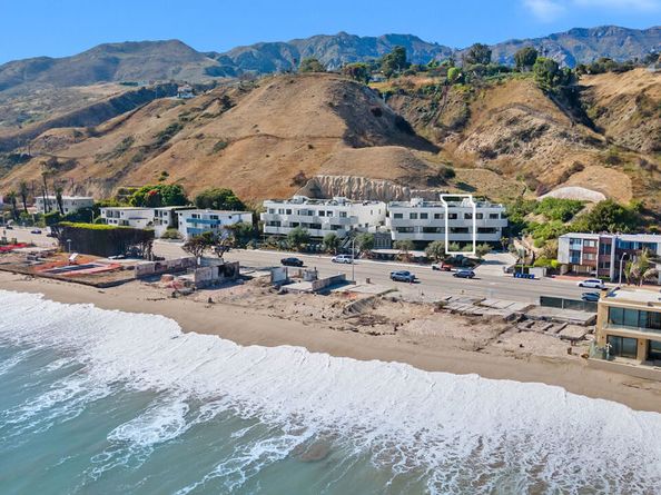 22065 Pacific Coast Highway 7, Malibu CA 90265