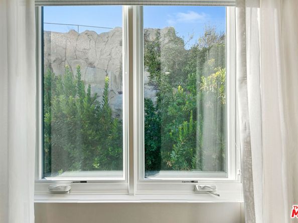 22065 Pacific Coast Highway 7, Malibu CA 90265