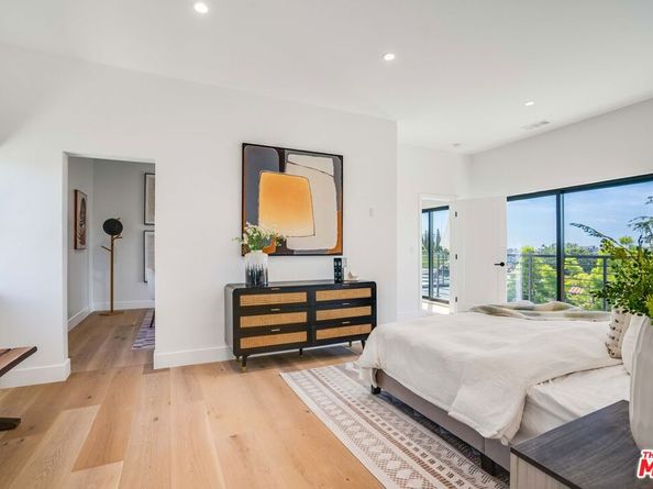 1737 Warnall Avenue, Los Angeles CA 90024