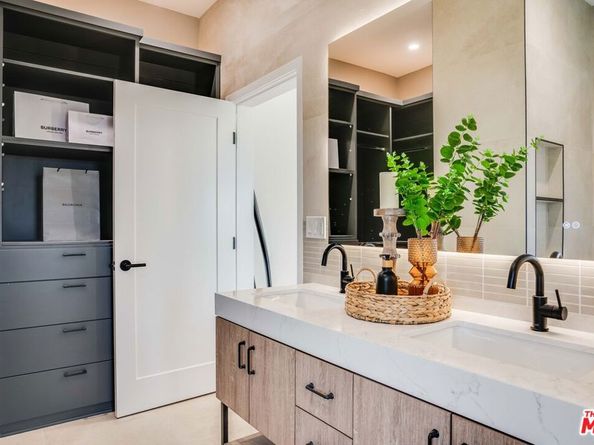 1737 Warnall Avenue, Los Angeles CA 90024