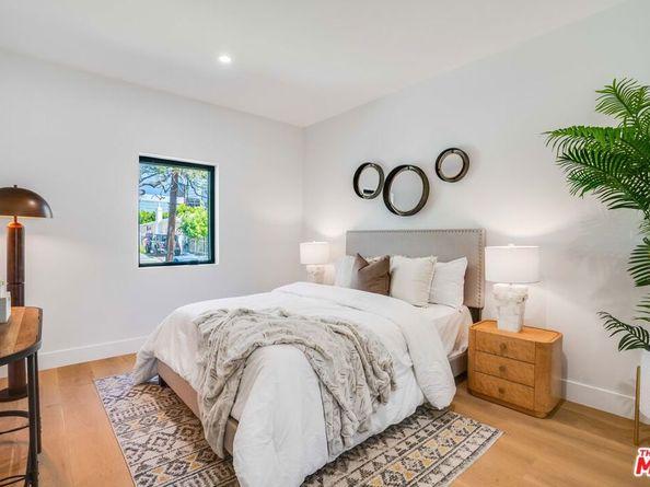 1737 Warnall Avenue, Los Angeles CA 90024