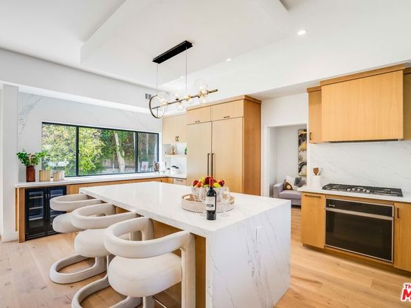 1737 Warnall Avenue, Los Angeles CA 90024