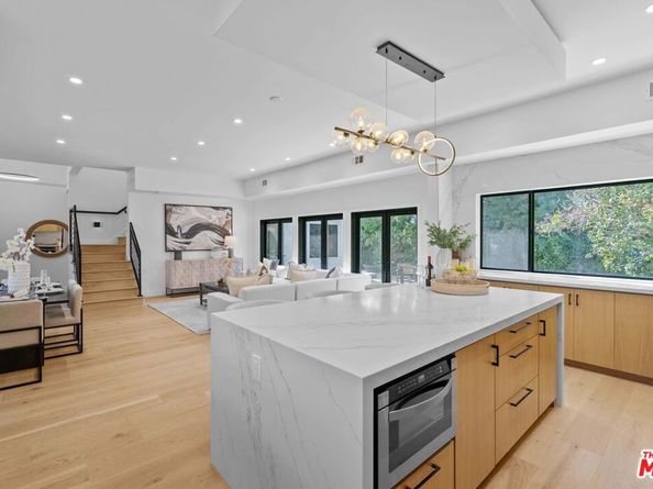 1737 Warnall Avenue, Los Angeles CA 90024