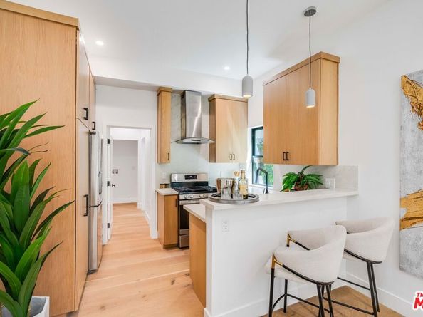 1737 Warnall Avenue, Los Angeles CA 90024