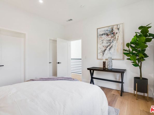 1737 Warnall Avenue, Los Angeles CA 90024