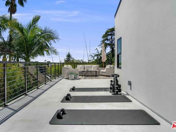 1737 Warnall Avenue, Los Angeles CA 90024