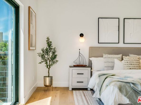 1737 Warnall Avenue, Los Angeles CA 90024