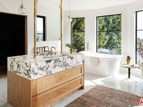 5693 Spreading Oak Drive, Los Angeles CA 90068