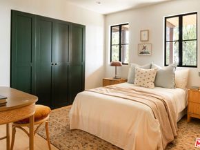 5693 Spreading Oak Drive, Los Angeles CA 90068