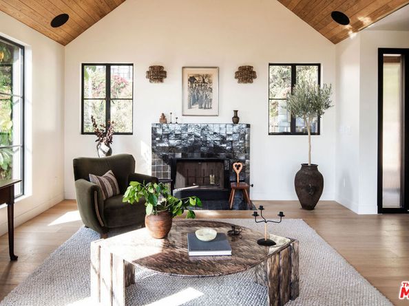5693 Spreading Oak Drive, Los Angeles CA 90068