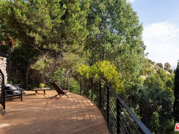 5693 Spreading Oak Drive, Los Angeles CA 90068