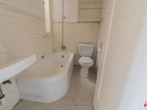 2121 James M Wood Boulevard 411, Los Angeles CA 90006