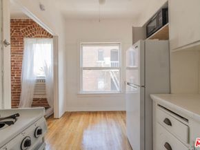 2121 James M Wood Boulevard 411, Los Angeles CA 90006
