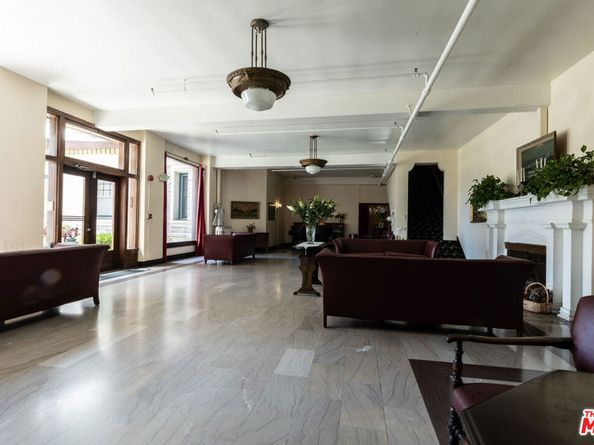 2121 James M Wood Boulevard 411, Los Angeles CA 90006