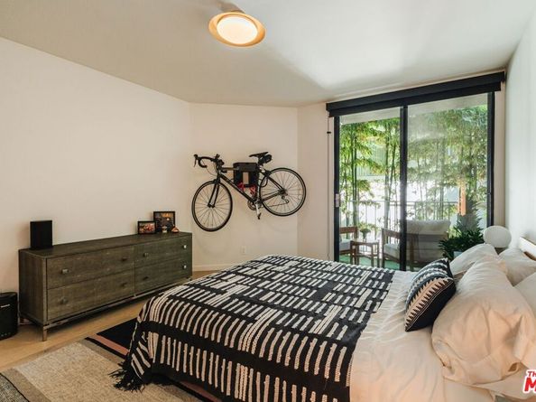 1230 N Sweetzer Avenue 204, West Hollywood CA 90069