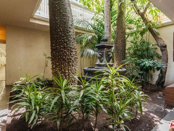 1230 N Sweetzer Avenue 204, West Hollywood CA 90069