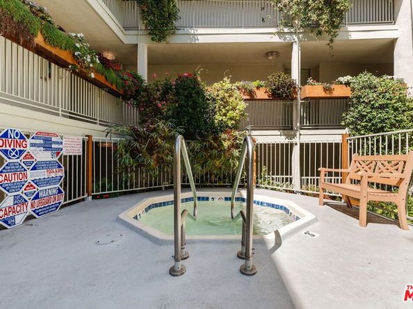 1230 N Sweetzer Avenue 204, West Hollywood CA 90069