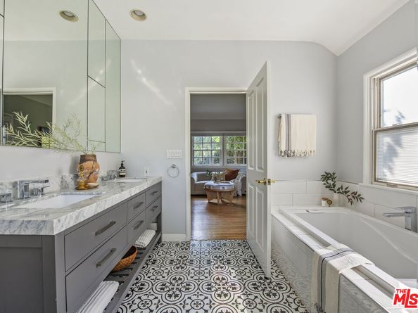 11144 Valley Spring Place, North Hollywood CA 91602