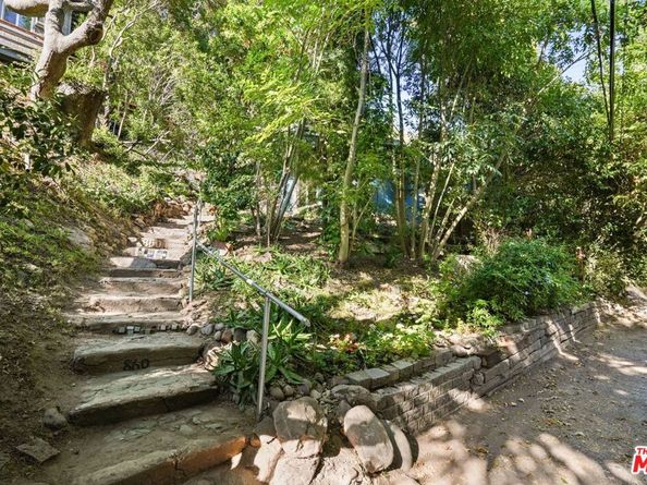 860 Old Topanga Canyon Road, Topanga CA 90290