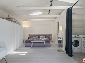 814 Angelus Place, Venice CA 90291