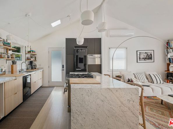 814 Angelus Place, Venice CA 90291