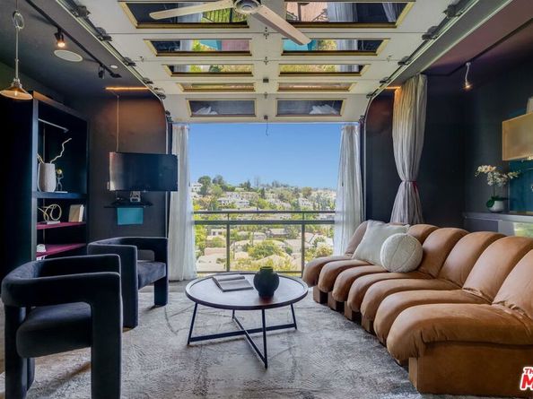 2528 Dearborn Drive, Los Angeles CA 90068