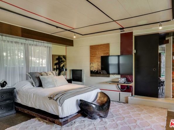 2528 Dearborn Drive, Los Angeles CA 90068