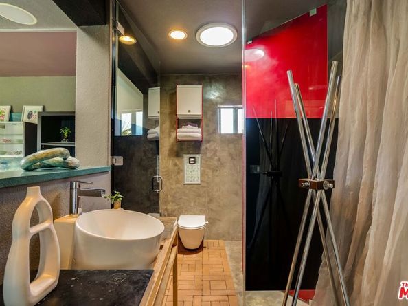 2528 Dearborn Drive, Los Angeles CA 90068