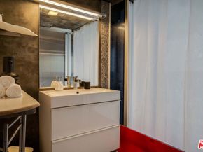 2528 Dearborn Drive, Los Angeles CA 90068