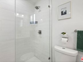 5903 Graves Avenue, Encino CA 91316