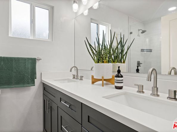 5903 Graves Avenue, Encino CA 91316