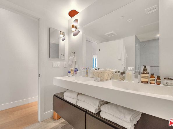 5014 Rosewood Avenue 1/2, Los Angeles CA 90004