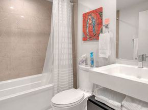 5014 Rosewood Avenue 1/2, Los Angeles CA 90004