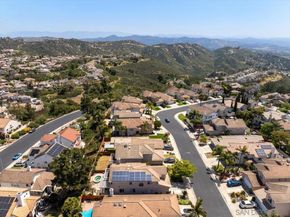 2412 Starlight Gln, Escondido CA 92026