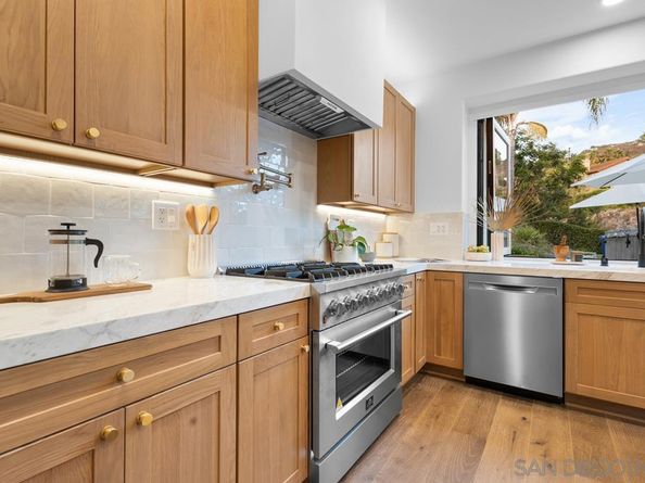 3205 Brookside Ln, Encinitas CA 92024