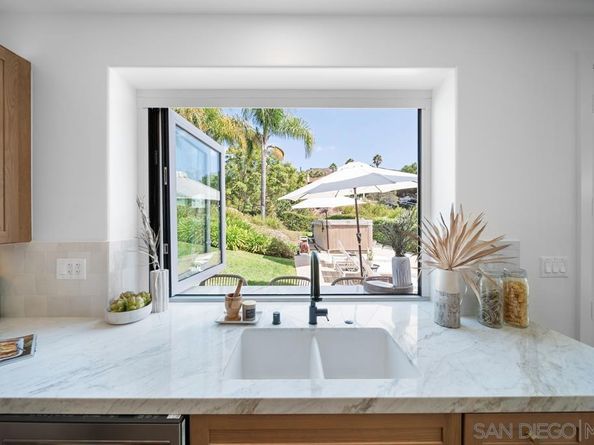 3205 Brookside Ln, Encinitas CA 92024