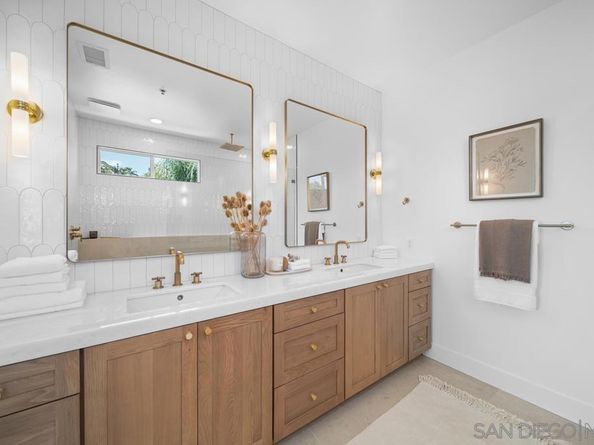 3205 Brookside Ln, Encinitas CA 92024