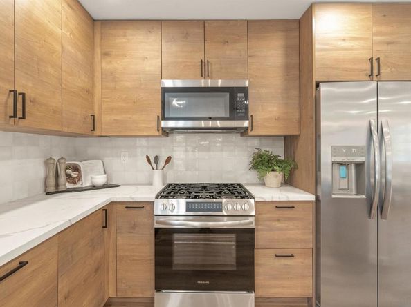 4691 Chateau Dr, San Diego CA 92117