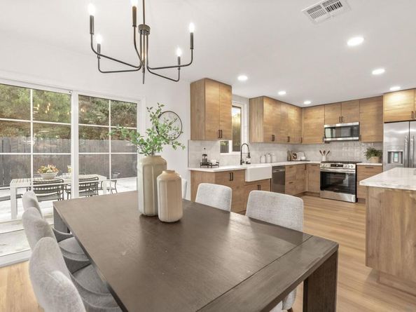 4691 Chateau Dr, San Diego CA 92117