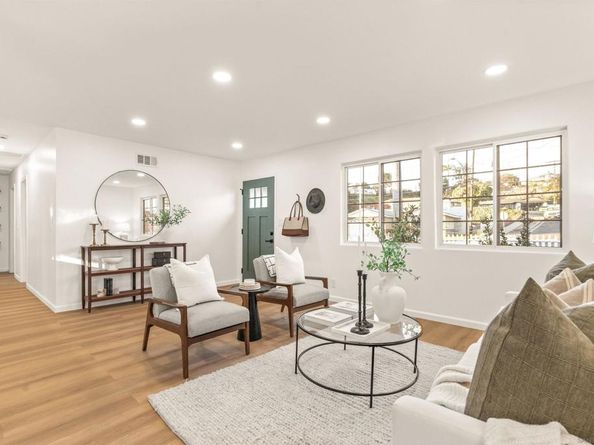 4691 Chateau Dr, San Diego CA 92117