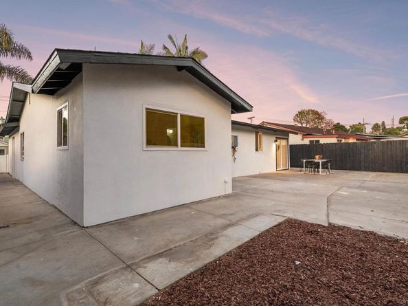 4691 Chateau Dr, San Diego CA 92117
